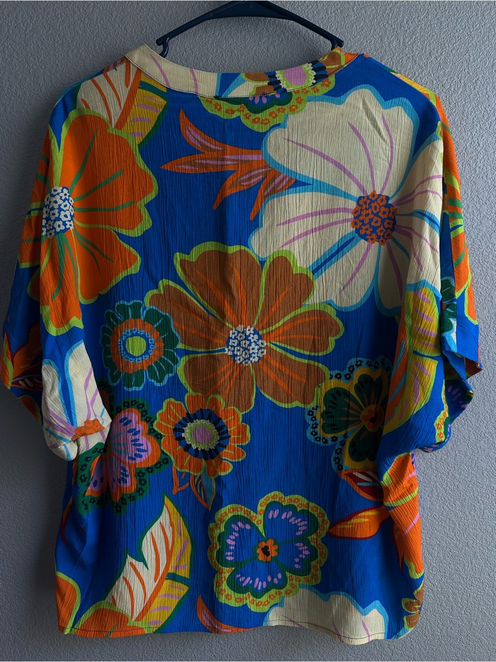 NWT Tahari Floral Print blouse - Picture 3 of 4